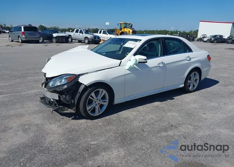 2014 Mercedes-Benz E 350 z USA, uszkodzony, nr VIN WDDHF5KB5EA861727